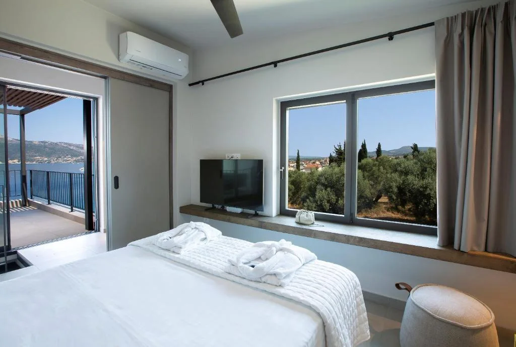 ZOE Sea View Villas B